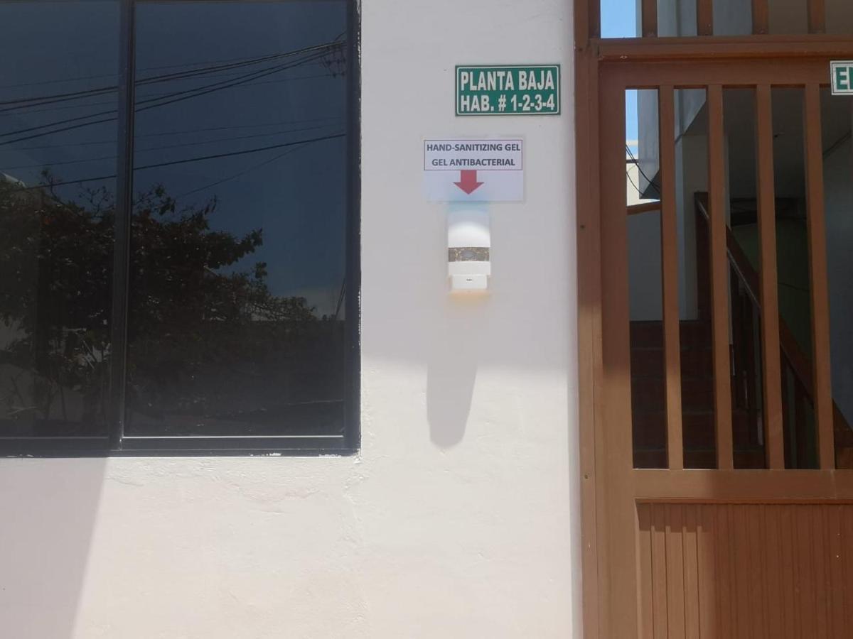 Hostal Sandrita 푸에르토빌라밀 외부 사진