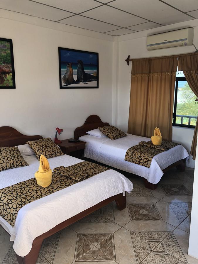 Hostal Sandrita 푸에르토빌라밀 외부 사진